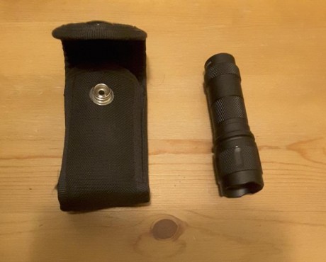 Vendo Glock 26 gen3, en perfecto estado,sin marcas ni arañazos y con apenas 30 disparos. 2 cargadores 02