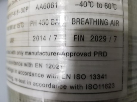 Botella carbono 7l 300b Nueva no se ha llegado ha estrenar. 
Botella recién adquirida no se ha cargado 30