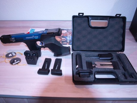 Hola, vendo mi Hammerli SP 20, por no usarla, ha tirado sólo las tiradas oficiales para renovación, y 11