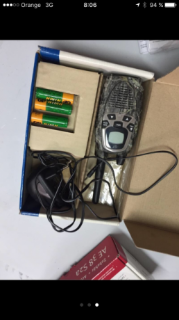 Vemdo equipo se comunicacion con laringofono. Bateriad recargables. Casi sin usar solo dos partidas de 01