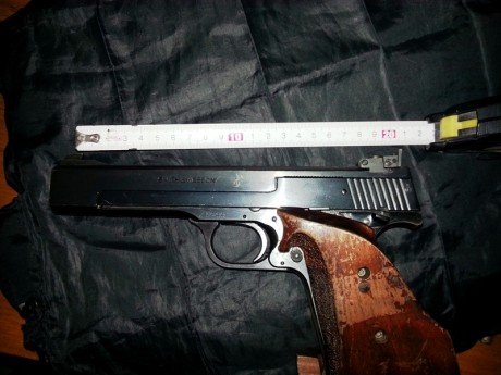 Hola compaletos, 

Alguien podría decirme cual es la distancia entre miras de la smith & wesson mod 50