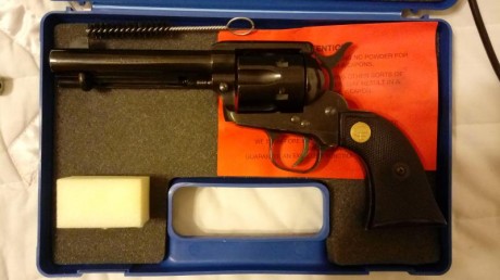 Hola, vendo reproducción del Cattleman1873 hecha por Chiappa en calibre .22. Está guiado en Libro de Coleccionista 00