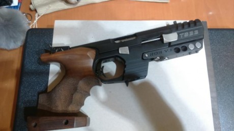 Hola a todos. Renuevo el anuncio con fotos de mejor calidad para que aprecieis el estado de la pistola.
Pongo 01