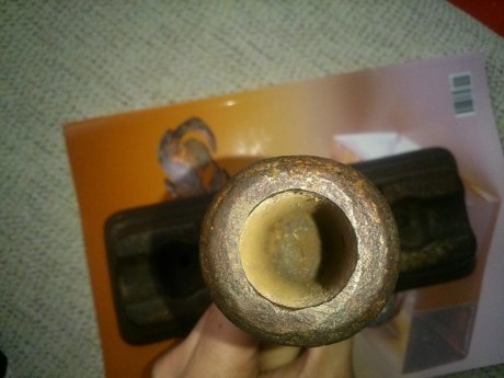 Hola. Vendo cañón con plataforma de base maciza de hierro fundido cuya finalidad no tengo ni idea. El 12