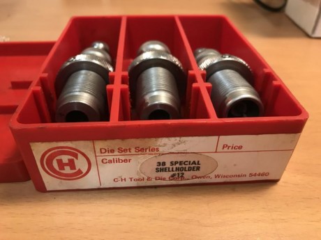 Vendo Dies del .38SPL
Marca CH
Precio puestos en casa en peninsula 45 euros. 00