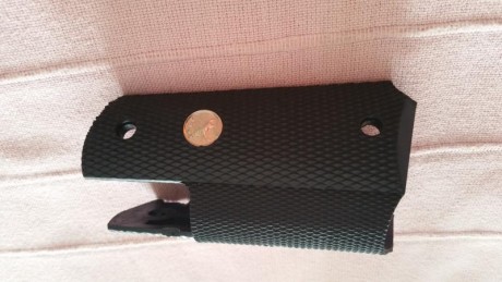 Hola a todos

Vendo unas cachas prácticamente nuevas, marca Colt. Estaban montadas en una pistola SPS 00