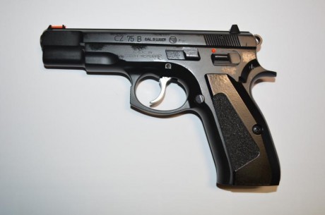 Vendo pistola CZ 75B, 9mm con dos cargadores y kit de conversion a 22. 00