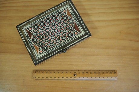 Cambio esta magnífica Derringer de avancarga con sus accesorios en caja de madera (taracea artesanal) 12
