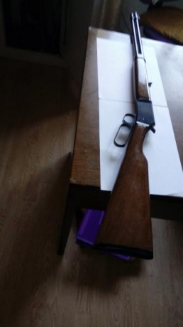 Vendo carabina marca Miroku, de palanca tipo winchester patente Browing cal. 22 lr y corto, muy bien conservada, 00