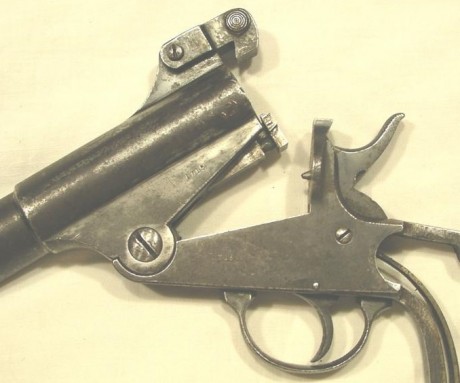 Hola
pongo aqui unas cachas de revolveres Lefaucheaux y dos para la pistola de señales Astra modelo 500 42