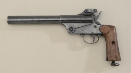 Hola
pongo aqui unas cachas de revolveres Lefaucheaux y dos para la pistola de señales Astra modelo 500 41