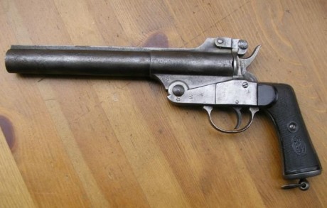 Hola
pongo aqui unas cachas de revolveres Lefaucheaux y dos para la pistola de señales Astra modelo 500 40
