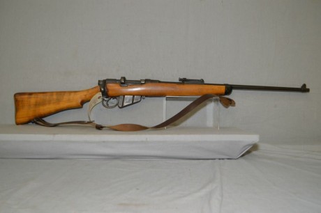 Hola a todos, limpiando cajones pongo en venta culata y guardamanos deportivizados para rifle Lee Enfield 10