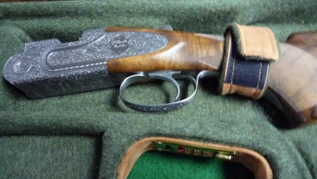 escopeta Beretta Guiubileo,cal,20 sin estrenar,impoluta,5 choques,la vende un amigo su teléfono es 634648938,vende 12