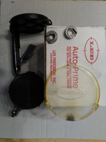 Vendo empistonador manual LEE con calibre 9mm (y 40S&W) y 45 Lc. Lo vendo porque la deje de usar al 00