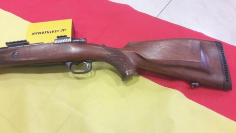 Apenas se ha utilizado. Perfecto de mecanismos, pavón y madera. Preción, robustez y fiavilidad fuera de 01