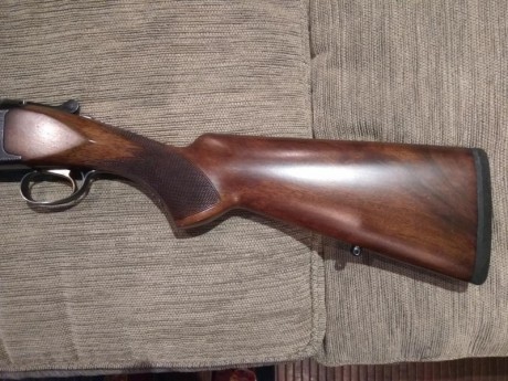 saludos

vendo superpuesta MIROKU BC  calibre 12/70 absolutamente impecable.  71 cm de cañón, ***/*, selector 00