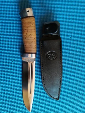 Vendo cuchillo ruso de la marca A&R Zlatoust. Usado y en buen estado.
Características :
-Modelo: Valdai
- 02