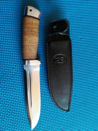 Vendo cuchillo ruso de la marca A&R Zlatoust. Usado y en buen estado.
Características :
-Modelo: Valdai
- 01