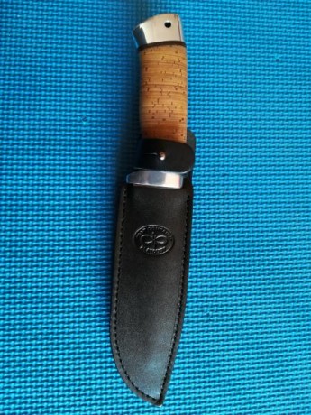 Vendo cuchillo ruso de la marca A&R Zlatoust. Usado y en buen estado.
Características :
-Modelo: Valdai
- 00