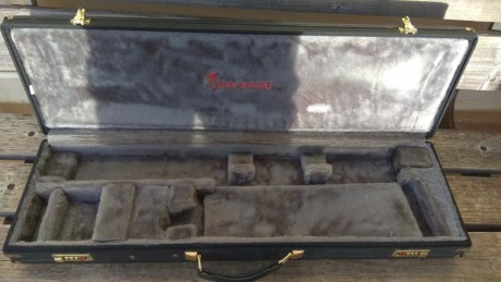 Vendo este maletin de lujo dd la marca browning. Para cualquier b25, b425,b525,. Etc. 

Precio 200 eur 02