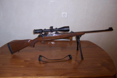 Modelo 550 Lux cal 30-06 , lleva un visor Zeiss Conquest 4,5 a 14 x 50 MC colocado con monturas desmontables 01