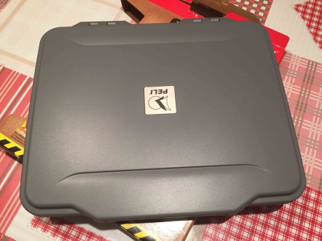 Vendido Maleta estanca Peli ProGear para IPAD, impecable, 50 euros.
5 euros portes península, está en 01