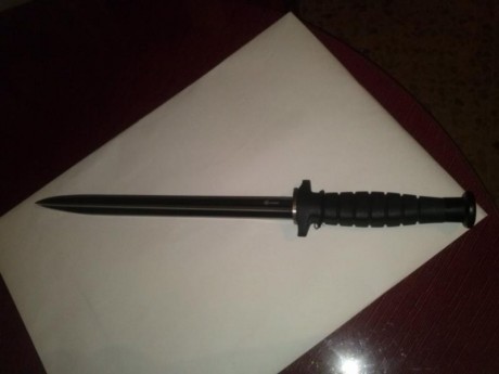 ¿Qué os parece este cuchillo, el Jagdkommando?

  El Jagdkommando Tri-Dagger es una daga con un largo 80