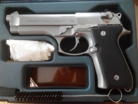 Hola.
Pongo a la venta esta pistola Beretta 92 FS Inox. por un precio de 450 € incluidos los portes.
Se 00