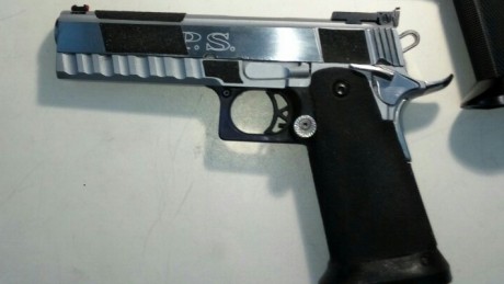 Hola.
Vendo mi SPS PLUS II, del 9 m/m, para IPSC, con cinco cargadores, dos originales y tres de 20 cartuchos.
El 02