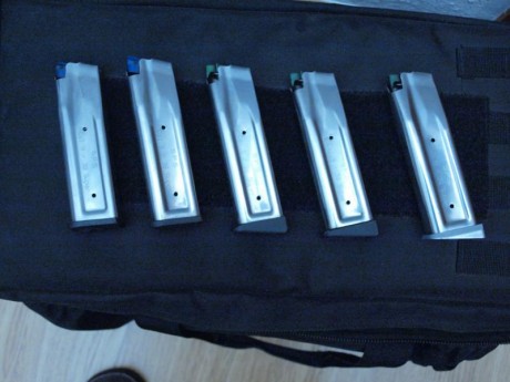 Hola.
Vendo mi SPS PLUS II, del 9 m/m, para IPSC, con cinco cargadores, dos originales y tres de 20 cartuchos.
El 01