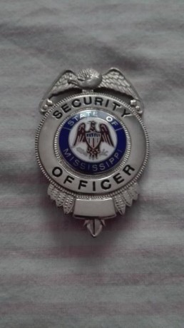 Se vende placa auténtica oficial seguridad privada EEUU de Missisippi,nueva, impecable de acero. Pvp 25 01