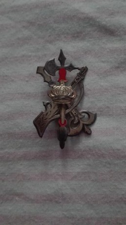 Se vende insignia de plata esmaltada al fuego de la Legión Española años 1920/1930 impecable,perfecto 00