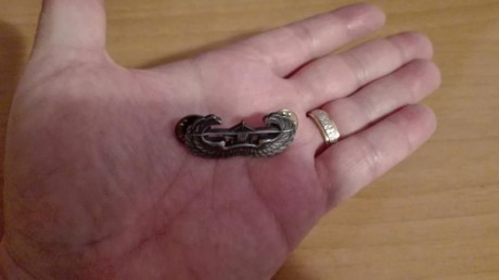 Se vende insignia/pin RAF royal air force británica, impecable de acero.pvp 5 euros.652167719. 01