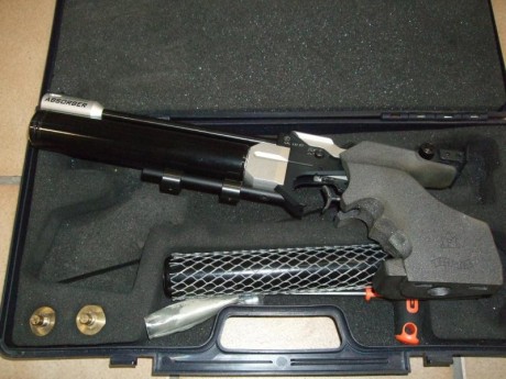 Vendo pistola Walther lp300 xt. Viene con dos depósitos de aire que caducaron en diciembre del 2016 pero 01