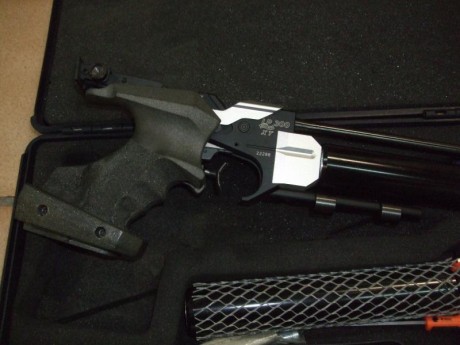 Vendo pistola Walther lp300 xt. Viene con dos depósitos de aire que caducaron en diciembre del 2016 pero 00
