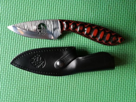 Vendo cuchillo español de la marca J&V nuevo y en perfecto estado.

Caracteristicas:
-Acero: MV-58
-Hoja: 02