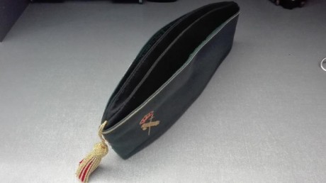 Se vende gorro cuartelero oficial Guardia Civil, nuevo,impecable, de calidad, a estrenar,talla grande.652167719, 10