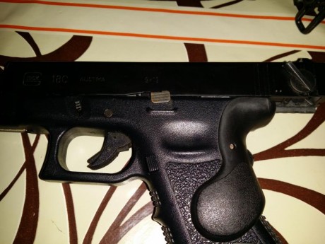 vendo esta maravillosa pistola de tokyo marui por dejar el airsoft la pistola tiene selector de tiro para 01