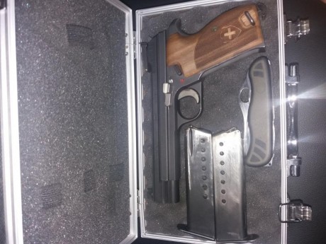 Vendo  pistola Sig P210-6 de 9mm. La vendo o cambio por una pistola de aire Steyr, Walther LP400 o similar. 02