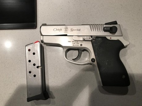 Hola vendo smith & weasson cs9 muy poco uso guiada en A tendra unos 70-80 tiros es calibre 9pb la 01