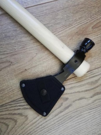 Buenas a todos.
Vendo este Thomawak de la marca Cold Steel sin estrenar, completamente nuevo. Tambien 02