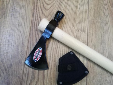 Buenas a todos.
Vendo este Thomawak de la marca Cold Steel sin estrenar, completamente nuevo. Tambien 01