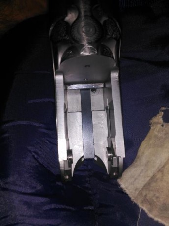 Hola, se vende escopeta superpuesta Bettinsoli de trap con cañon de 76 cm, 5 chokes intercambiables interiores, 02