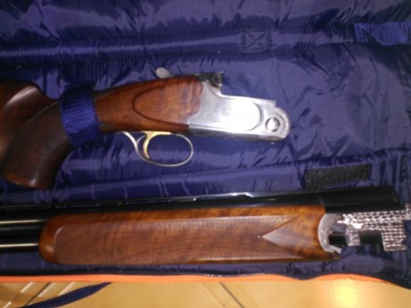 Hola, se vende escopeta superpuesta Bettinsoli de trap con cañon de 76 cm, 5 chokes intercambiables interiores, 01