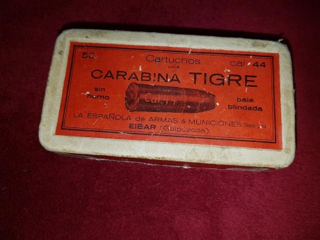 VENDO CAJA AUTENTICA MARCA TIGRE PARA CARABINA MODELO 1922

PRECIO 300 EUROS 01