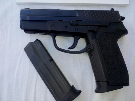 VENDIDA
Se vende pistola Sig Sauer Sp 2009 en 9mm pb,Buen Estado.
Peso en vacio 725 g,longitud total 18,7 02