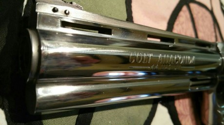 Vendo colt Anaconda 44 mag inox esta prácticamente nuevo 1050€+envío 
Interesados les daré mi teléfono 01