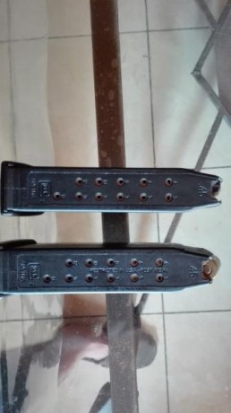 Vendo cargadores Glock 21 
Son nuevos a estrenar y el precio es de 25 € unidad.
Se venden juntos.portes 00