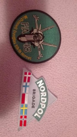 Se venden 5 parches militares nuevos adquiridos en Bosnia-Herzegovina . Lote 8 euros. 20